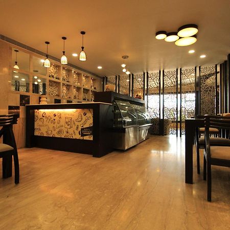 Hotel Southern Residency Kelambākkam Esterno foto
