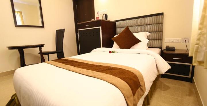 Hotel Southern Residency Kelambākkam Esterno foto