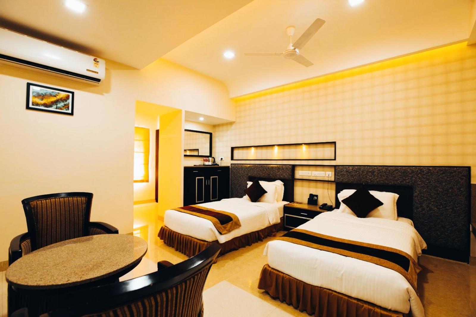 Hotel Southern Residency Kelambākkam Esterno foto