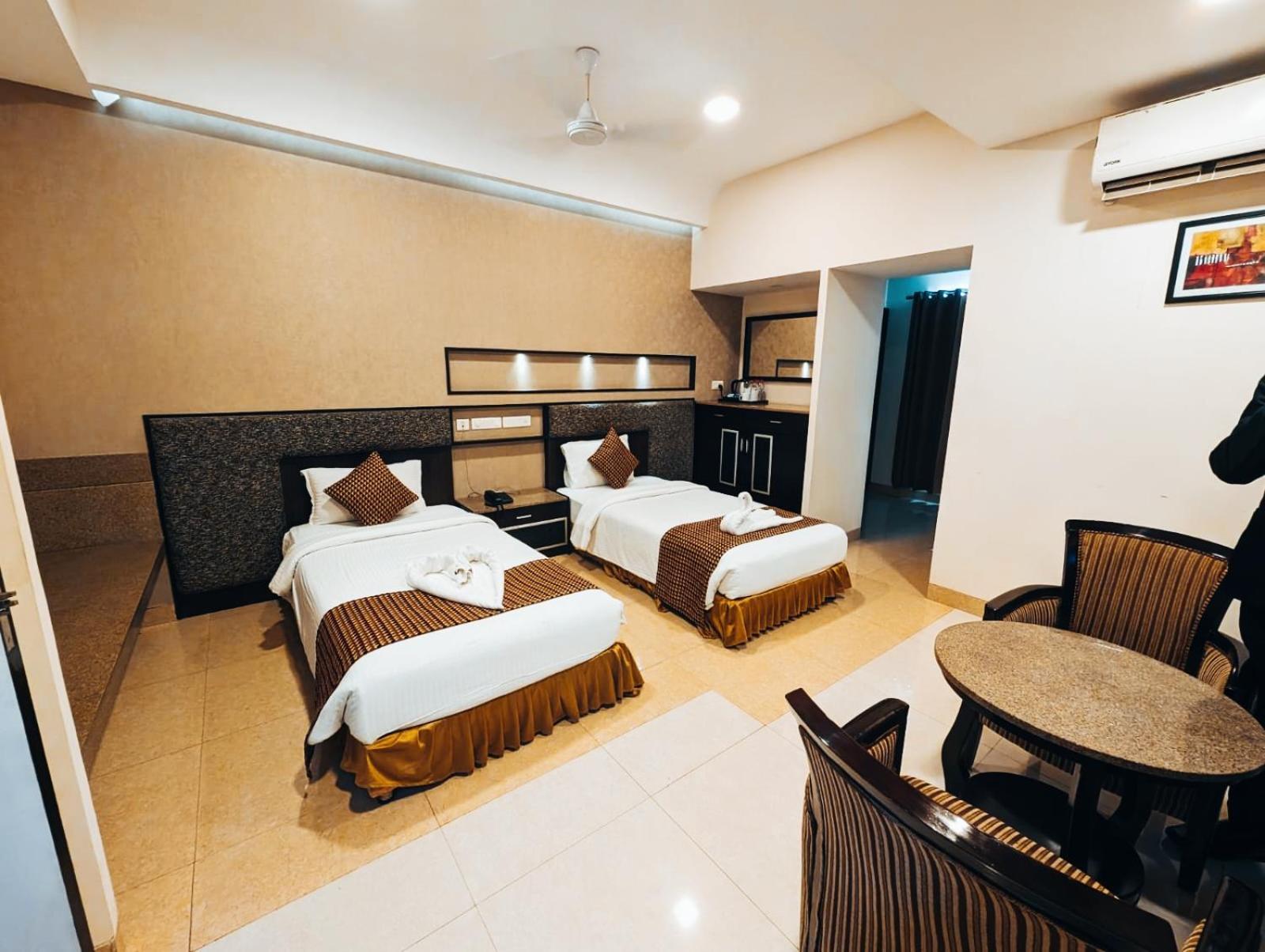 Hotel Southern Residency Kelambākkam Esterno foto