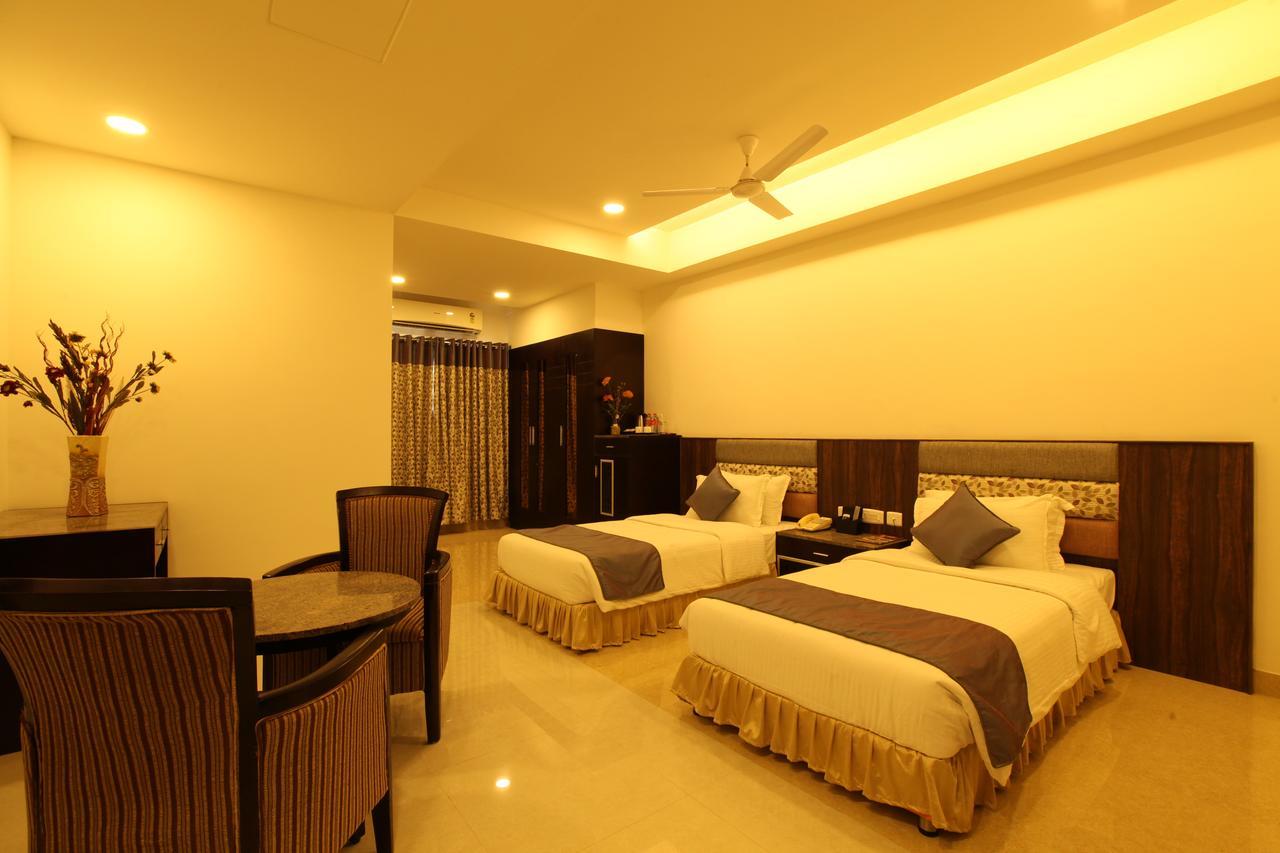 Hotel Southern Residency Kelambākkam Esterno foto