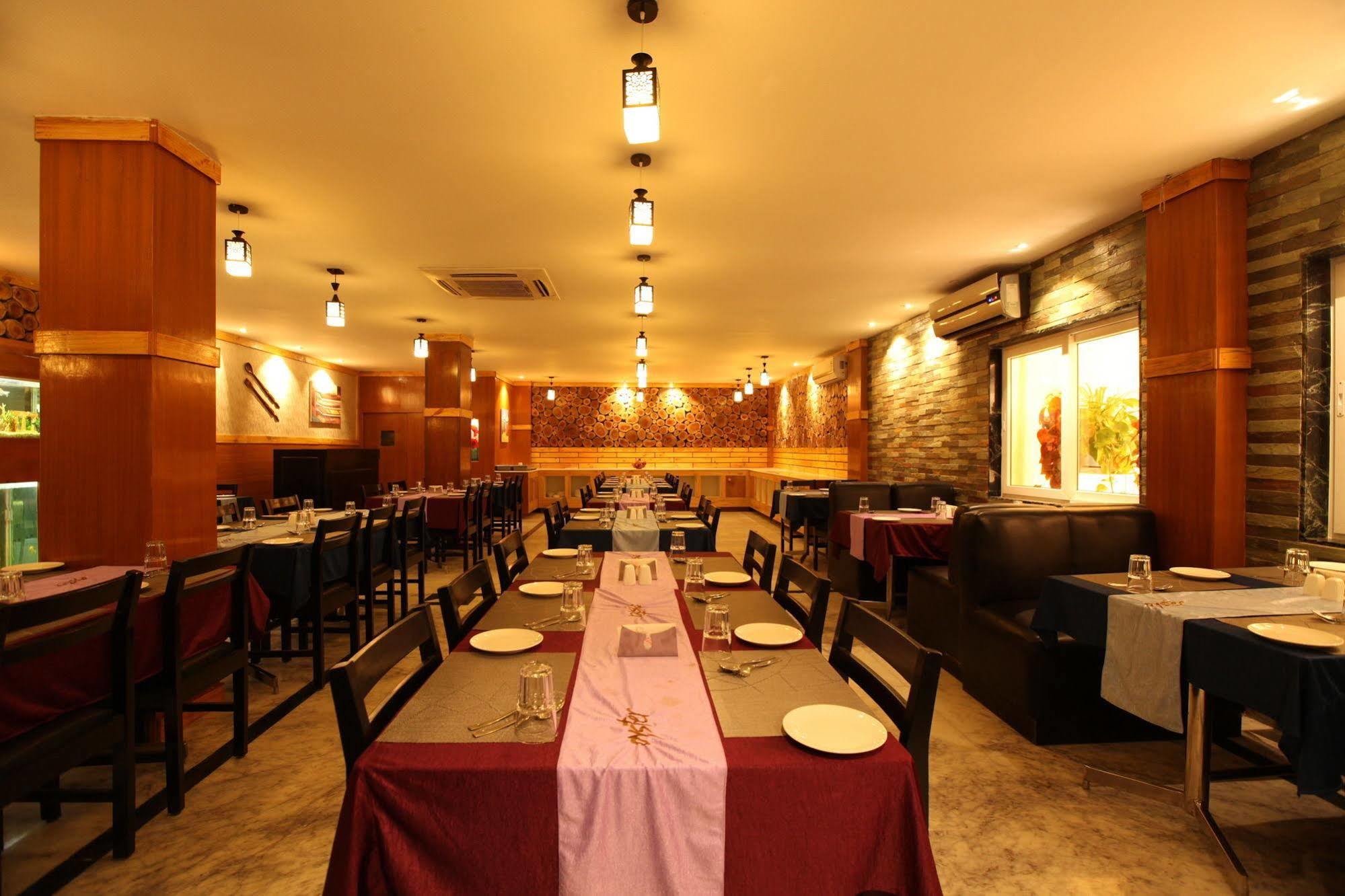 Hotel Southern Residency Kelambākkam Esterno foto